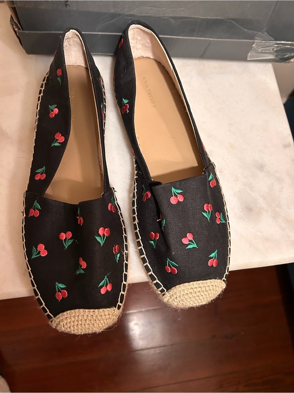 Ann Taylor cherry print espadrilles, size 8 1/2, new in box - Picture 11 of 14